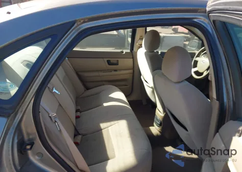 2004 Ford Taurus Ses z USA, uszkodzony, nr VIN 1FAFP55S94G161107